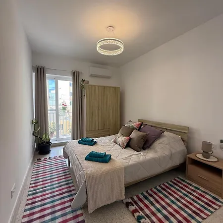 公寓 Floor Flat In