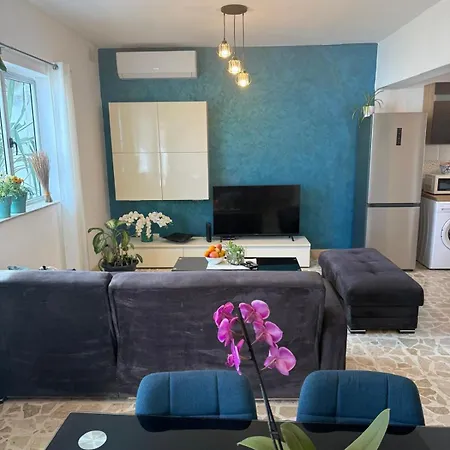 Floor Flat In * 斯利马