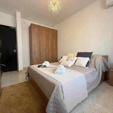 Floor Flat In
